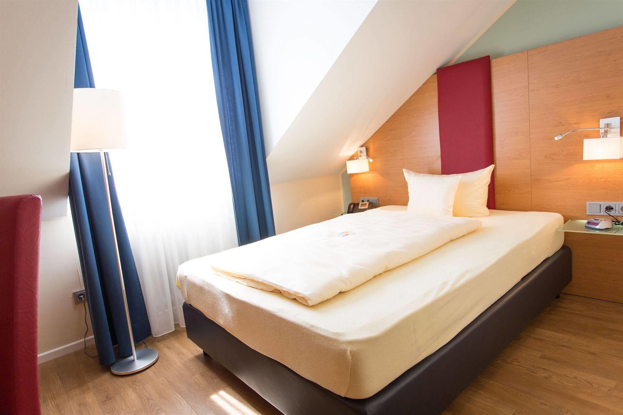Hotel National Duesseldorf Exterior photo
