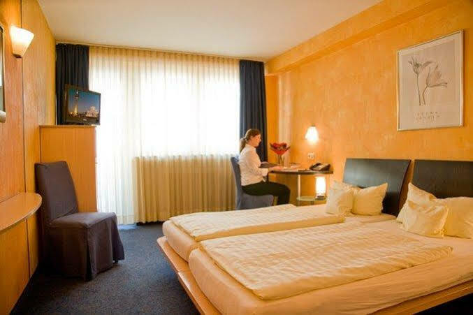 Hotel National Duesseldorf Exterior photo